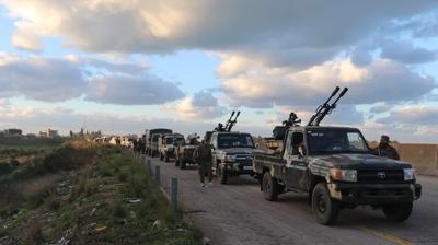 Halep'te hareketlilik: Suriye ordusundan Deyr Hafir'e a��r silahl� sevkiyat