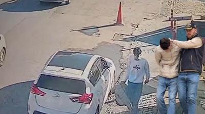 Kuyumcudan �ald��� paralarda arkada�lar�na otelde e�lence yapt�