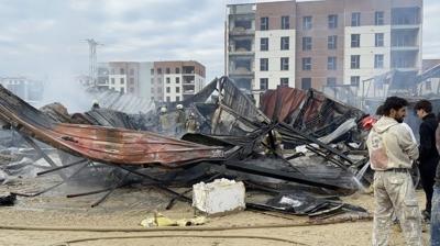 �antiye konteynerlar�nda yang�n: ���iler son anda kurtuldu