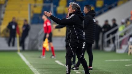 Beyo�lu Yeni �ar�� Teknik Direkt�r� Efe �nan�: Oyuncular i�in f�rsat ma��yd�