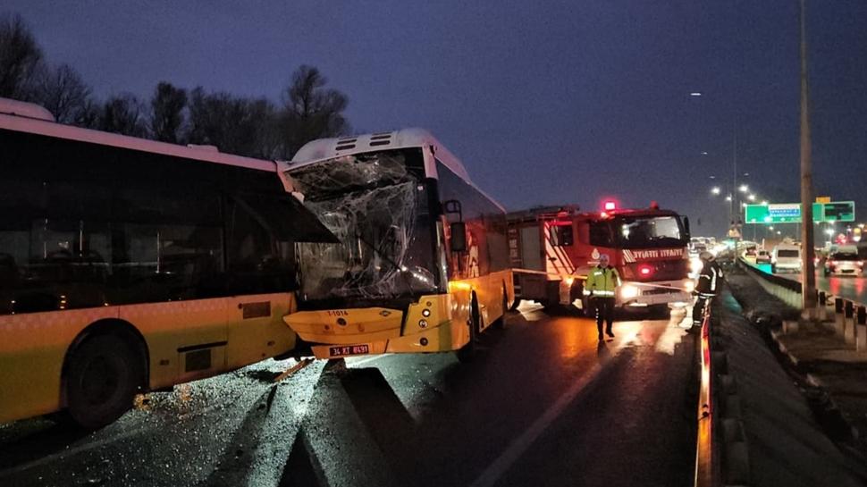 Ba�ak�ehir'de 3 �ETT otob�s� kazaya kar��t�! �ok say�da yaral� var