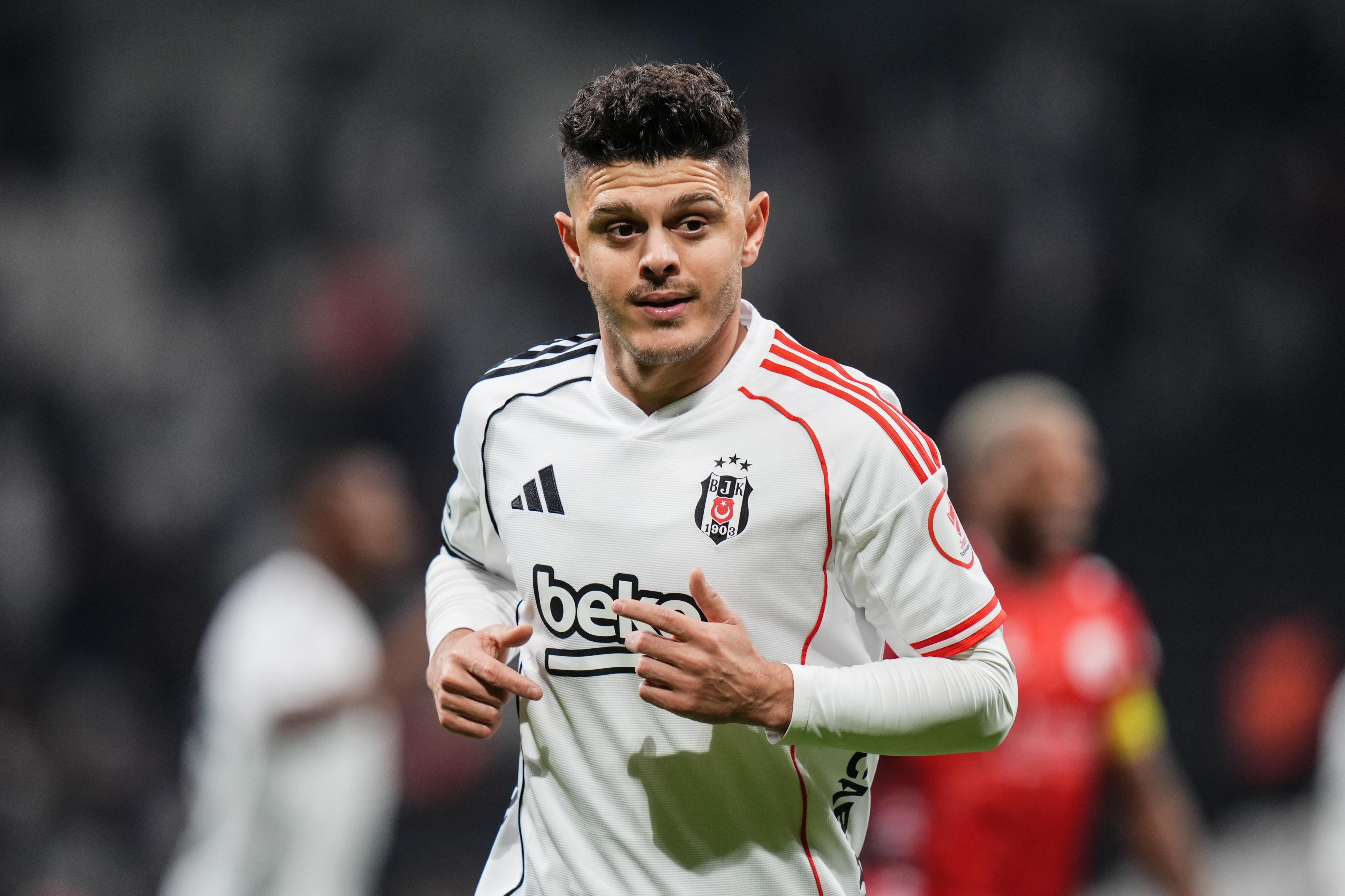 Be�ikta�'ta Milot Rashica'ya 100. ma� plaketi