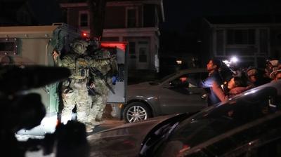 ICE ajanlar� bir ki�iyi daha �ld�rd�! ABD'de protestolar ����r�ndan ��kt�