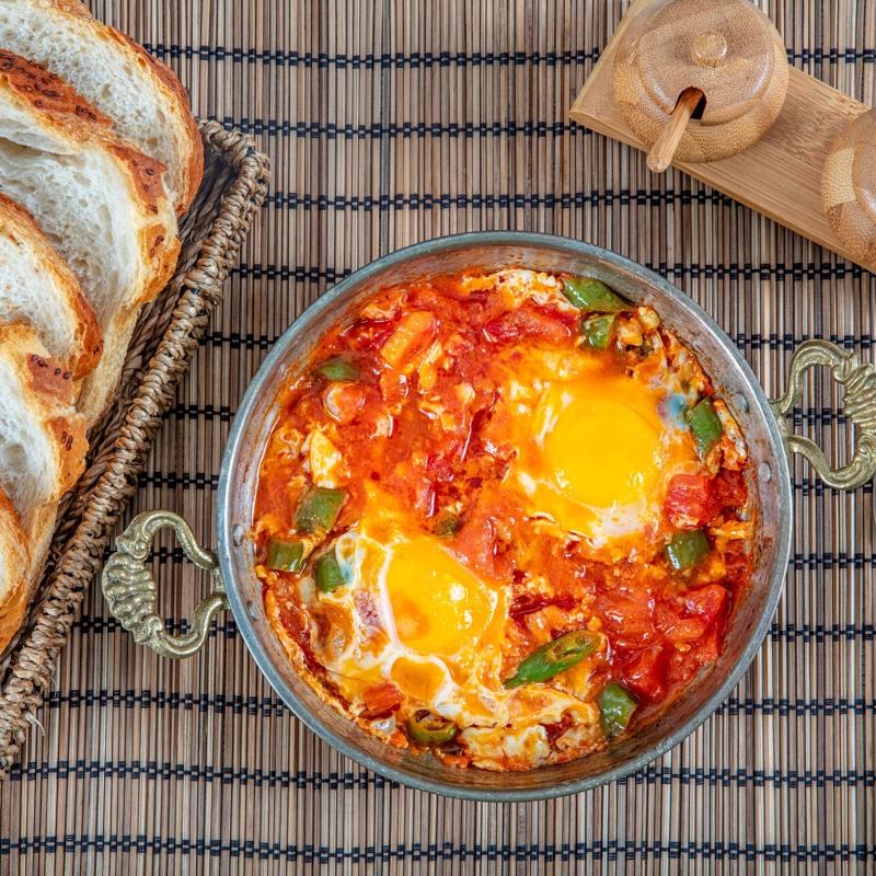 Ekmek bana bana yiyeceksiniz: Sulu menemen tarifi, tek ba��na doyuruyor