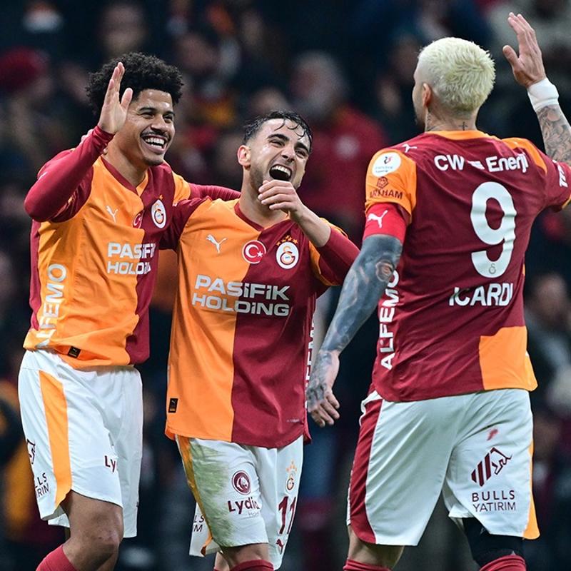 Galatasaray a��klad�! Y�ld�z futbolcudan k�t� haber