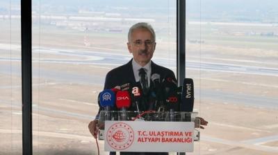 Canl� yay�nda rahats�zlanm��t�... Bakan Uralo�lu, sa�l�k durumuna ili�kin bilgi verdi