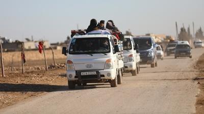 Ter�ristler canl� kalkan yapacakt�: Suriye'de yakla��k 1000 aile g�venli b�lgelere ula�t�