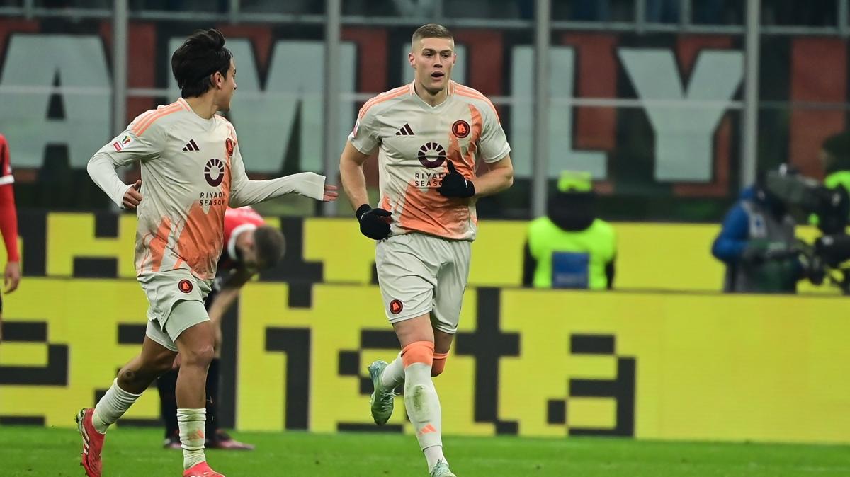 fenerbah�e artem dovbyk roma foto�raflar� resimleri