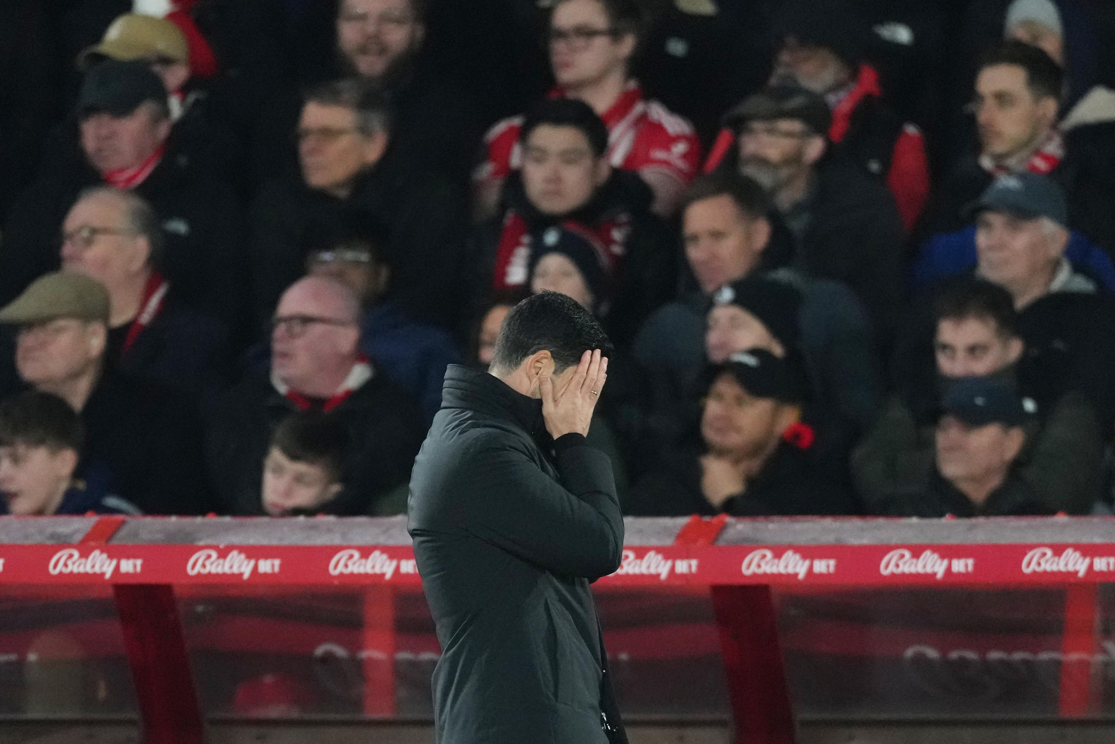 Arsenal'a deplasmanda Nottingham Forest �elmesi!