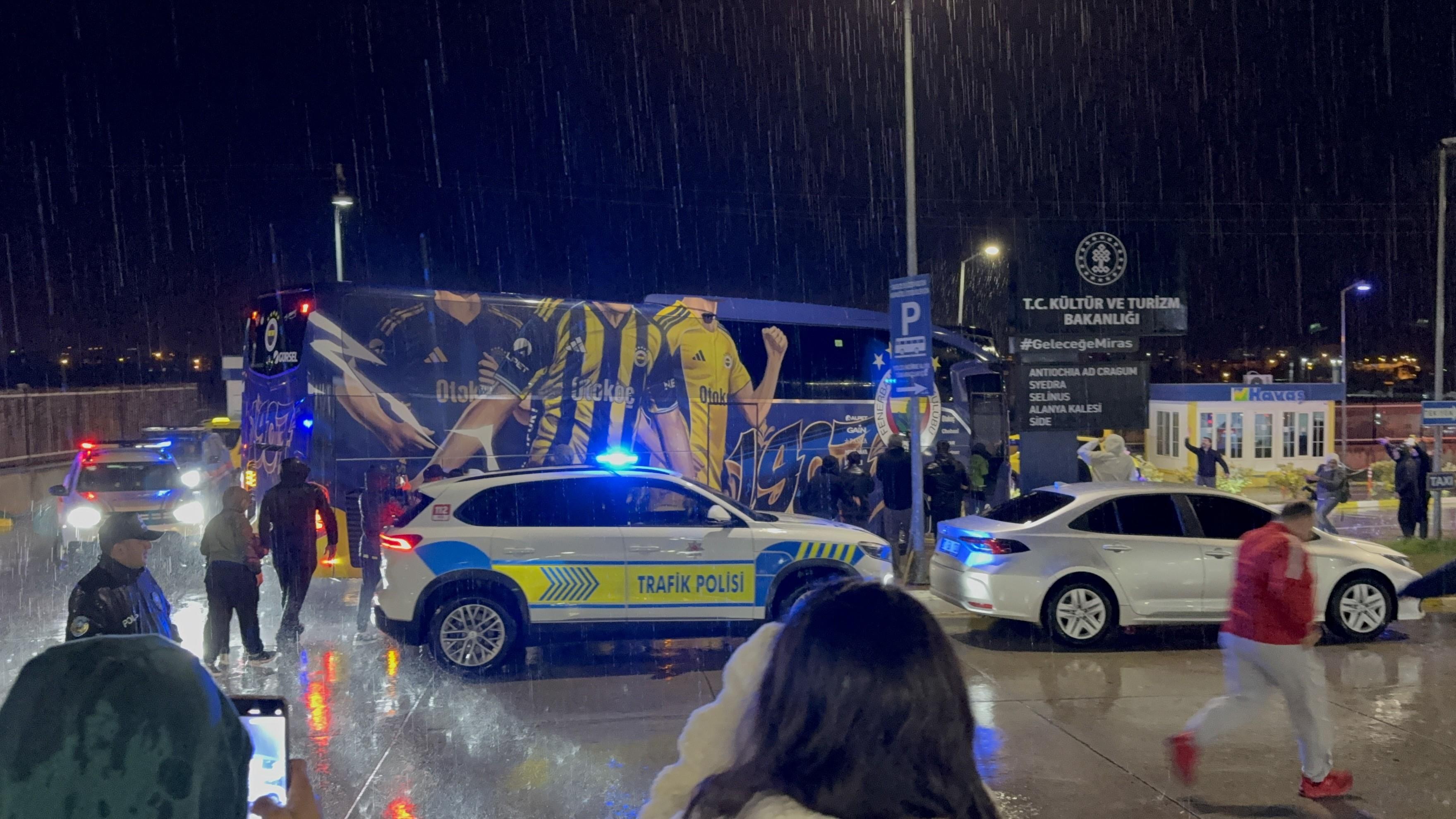 Fenerbah�e, kafilesi Alanya'ya geldi
