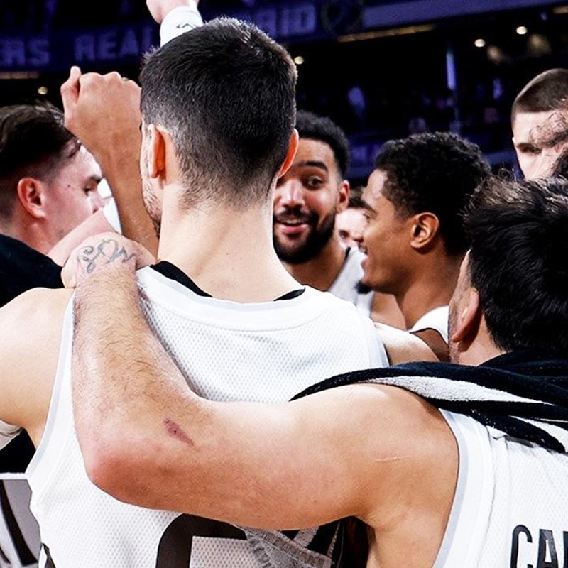 Real Madrid, Barcelona'y� farkl� ge�ti