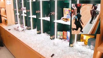 100 bin dolarl�k Pokemon kartlar� �ald�lar