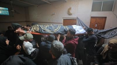 Katil �srail ate�kese uymuyor! Gazze'de �ehit say�s� 71 bin 548'e y�kseldi