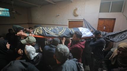 Katil �srail ate�kese uymuyor! Gazze'de �ehit say�s� 71 bin 548'e y�kseldi