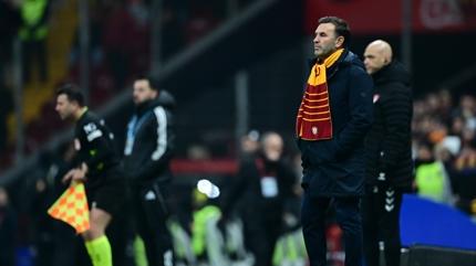 Okan Buruk, Gaziantep FK kar��s�na 2 farkl� isimle ��kt�