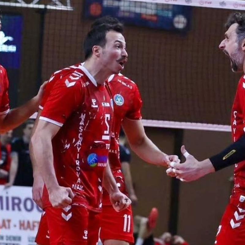 Akku� Belediyespor deplasmanda set vermeden kazand�