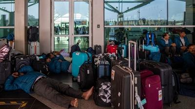 300 binden fazla yolcu mahsur kalm��t�: Hindistan'dan 2,4 milyon dolar ceza