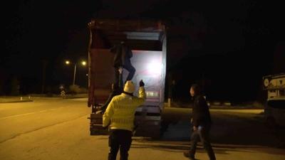 �ap karantinas�nda k�pesiz hayvan ta��d�... Besiciden ak�l almaz savunma