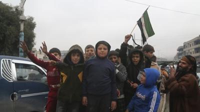 YPG i�gali sona erdi: Tabka sokaklar�nda �zg�rl�k sevinci