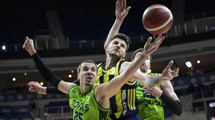 Fenerbah�e Beko, TOFA� kar��s�nda hata yapmad�