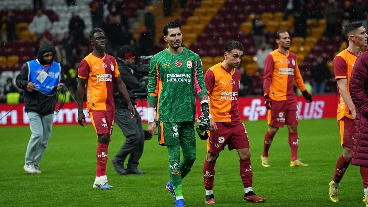 galatasaray s�per lig futbol foto�raflar� resimleri