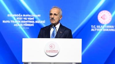 Esenbo�a'ya 3. pist... Bakan Uralo�lu: Yolcu say�m�z her ge�en y�l art�yor
