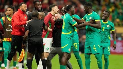 Finalde inan�lmaz anlar! Tak�m sahadan �ekildi