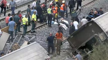 �spanya'da can pazar�! �ki h�zl� tren raydan ��kt�: �l� ve yaral�lar var