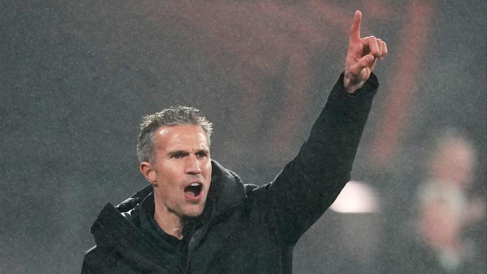 Van Persie o�lunu oyuna ald�! 2 gol birden att�