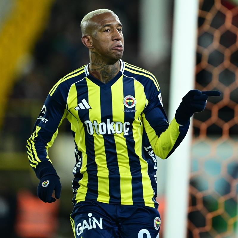 Zirveye Anderson bir ad�m