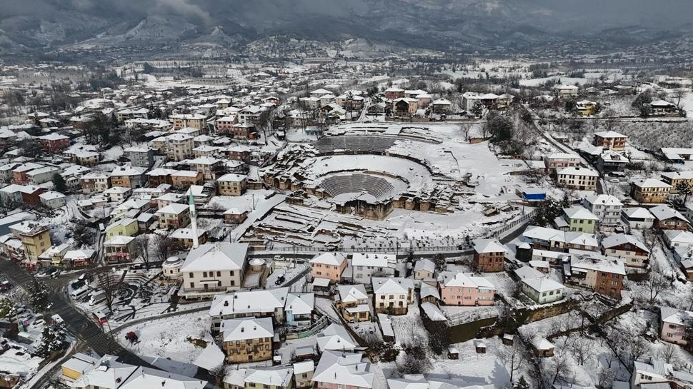 D�zce'de kar kal�nl��� 10 santimetreye ula�t�