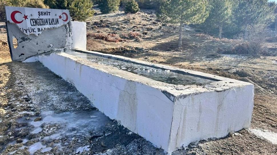  O ta�� s�kmezsen kan d�k�l�r  �ehit ad�na yap�lan �e�meye hadsiz sald�r�