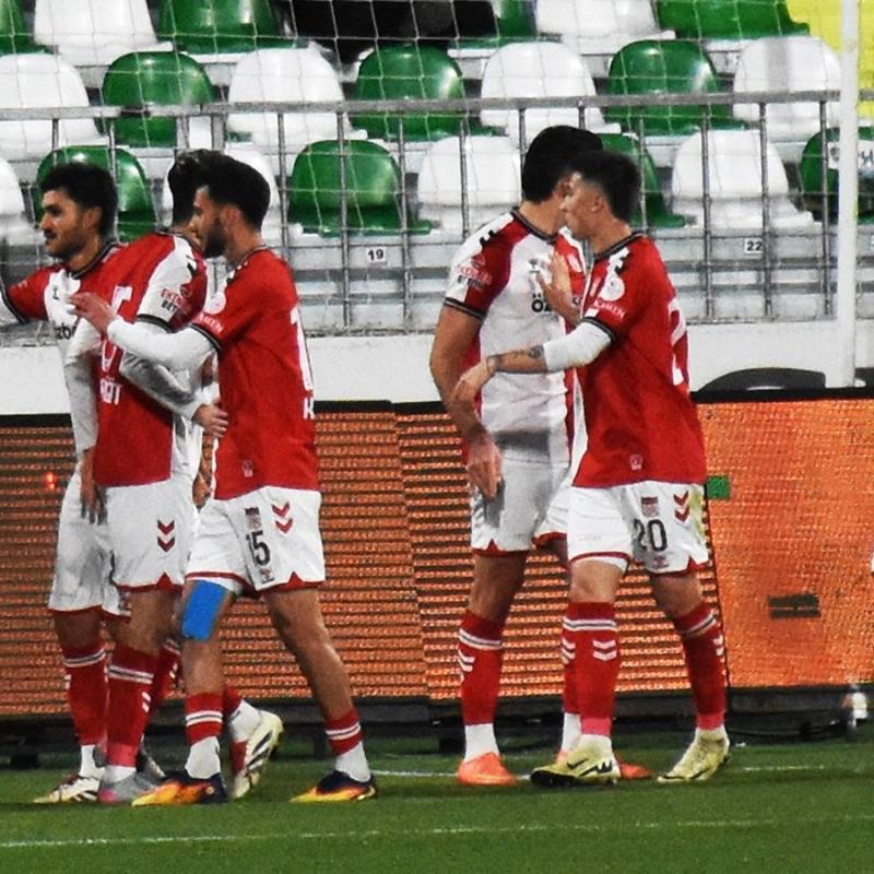 Sivasspor, 5 ma� sonra deplasmanda �� puanla tan��t�