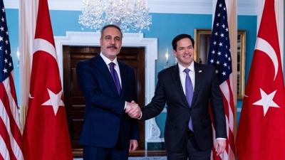 Bakan Fidan, ABD'li mevkida�� ile g�r��t�