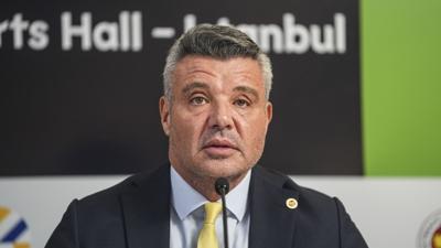 KAP a��klamas� geldi! Fenerbah�e, Bankalar Birli�i'nden ��kt�