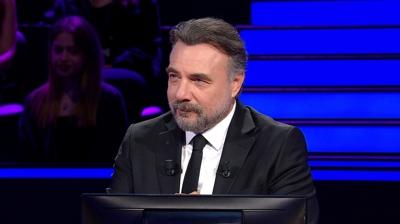 Oktay Kaynarca, Kim Milyoner Olmak �ster'den ayr�ld� iddialar�na ate� p�sk�rd�! 'Sevenlerim maymunluklara itibar etmez'