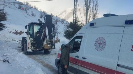 Malatya'da kardan dolay� mahsur kalan vatanda��n imdad�na ekipler yeti�ti