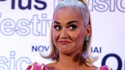 Katy Perry'den yeni rekor! Dakikada tam 300 bin dolar kazand�