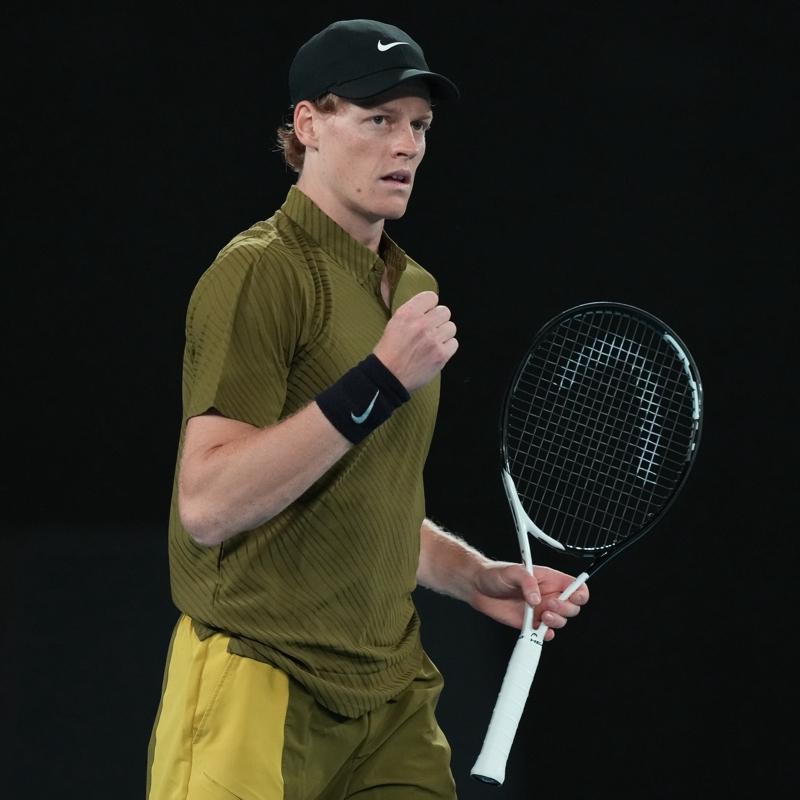 Jannik Sinner ve Elena Rybakina, Avustralya A��k'ta ���nc� tura ��kt�