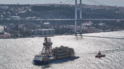 Bo�az'da dev ge�i�: Osman Gazi Platformu par�alar� ve Y�ld�r�m'�n kulesi �stanbul'da