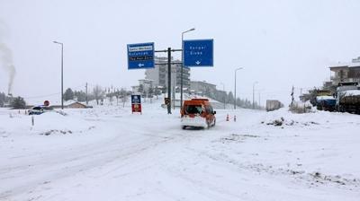 Kar ve tipi nedeniyle Malatya-Sivas kara yolu ula��ma kapat�ld�
