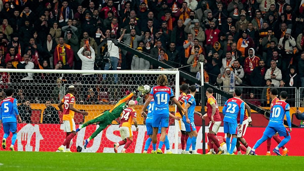 galatasaray atletico madrid u�urcan �ak�r foto�raflar� resimleri