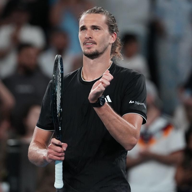 Alexander Zverev ve Alex de Minaur, Avustralya A��k'ta 4. tura ��kt�
