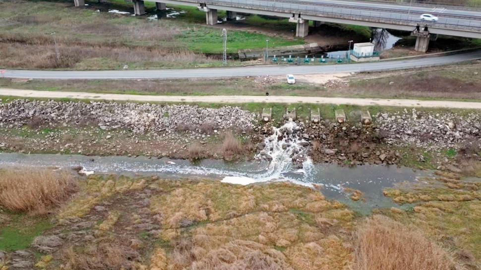 �SK� at�k suyu baraja ak�tt�!