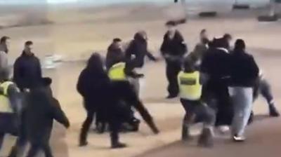 Ter�r yanda�lar�ndan Stockholm'de provokasyon: Filistin bayra�� ta��yan gence sald�r�