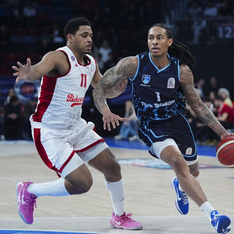 Bah�e�ehir Koleji evinde T�rk Telekom'u yendi