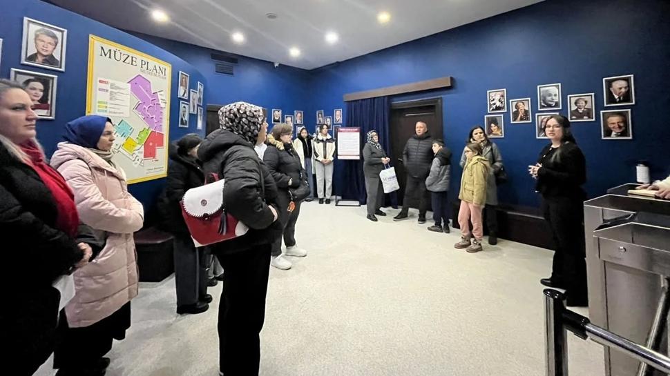 Bilecik'te �ocuklara k�lt�rel dokunu�... Gezerek ��rendiler