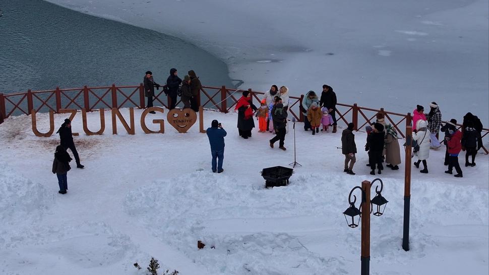 Kar, e�lence ve do�a... Uzung�l'de k�� festivali ba�lad�