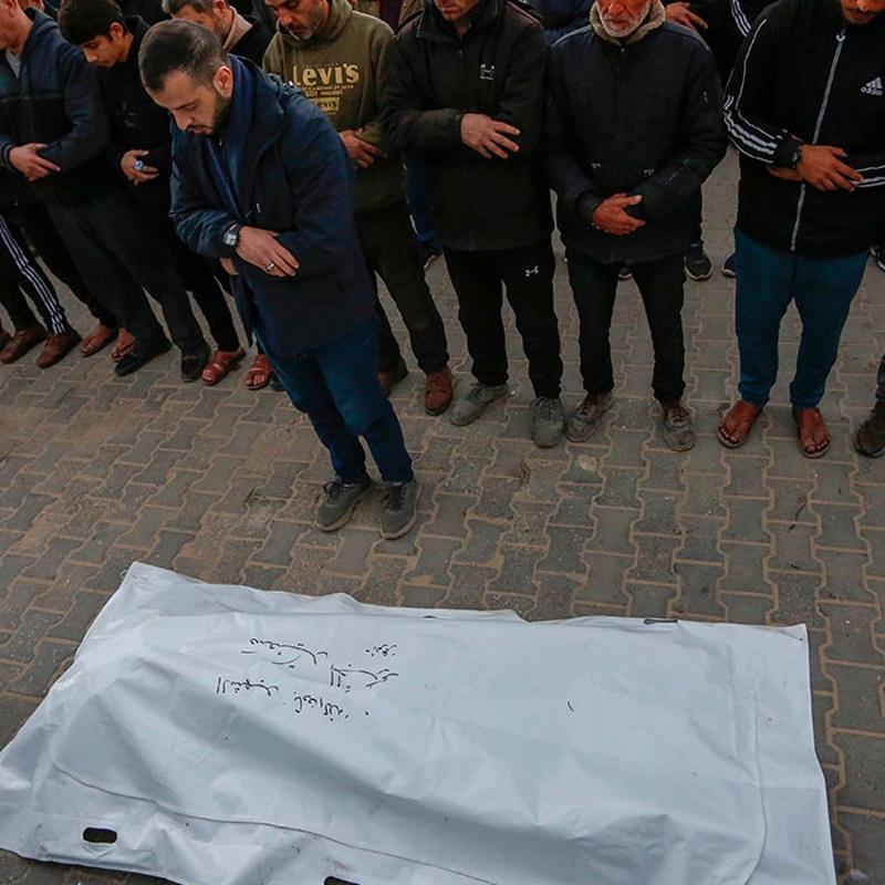 Katil �srail ordusu 'tehdit' olarak g�rd��� 2 ya��ndaki Filistinli �ocu�u �ehit etti