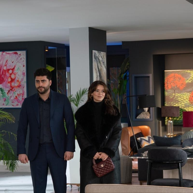 Diziden kovulmu�tu... Partnerinden �ok konu�ulan payla��m!